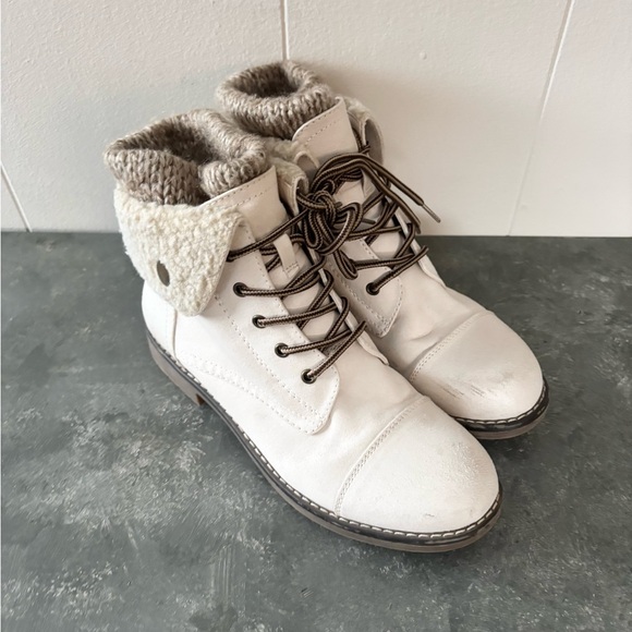 CLIFFS BY WHITE MOUNTAIN Duena Boot Winter White/Burn/Fab/Fleece 7.5 white tan - Picture 2 of 7